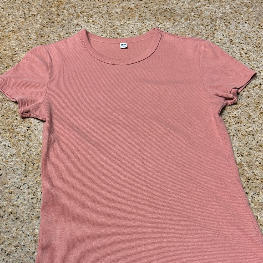 Uniqlo coral T-Shirt